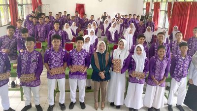 Ririk Sumari Ajak Pelajar Melek Politik, Program DMS di SMAN 2 Banjarbaru