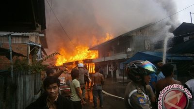 Pasar Belakang Limbur Raya Kotabaru Dilalap Api Hebat Tengah Malam