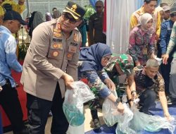 Wali Kota Lisa tebar benih ikan di kolam retensi Guntung Jingah