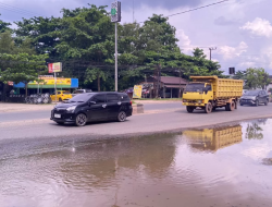 Bahu Jalan A Yani Banjarbaru Tergenang 5 Tahun Lebih, Dijuluki Warga sebagai Genangan Abadi