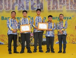 Puncak Harjad Tapin, Dua Pereli Muda Tapin Terima Penghargaan