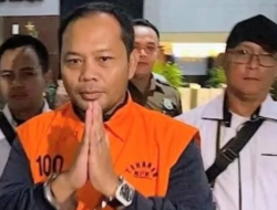 Tak Berkata Apa-apa, Tri Taruna Keluar KPK dengan Borgol dan Rompi Oranye